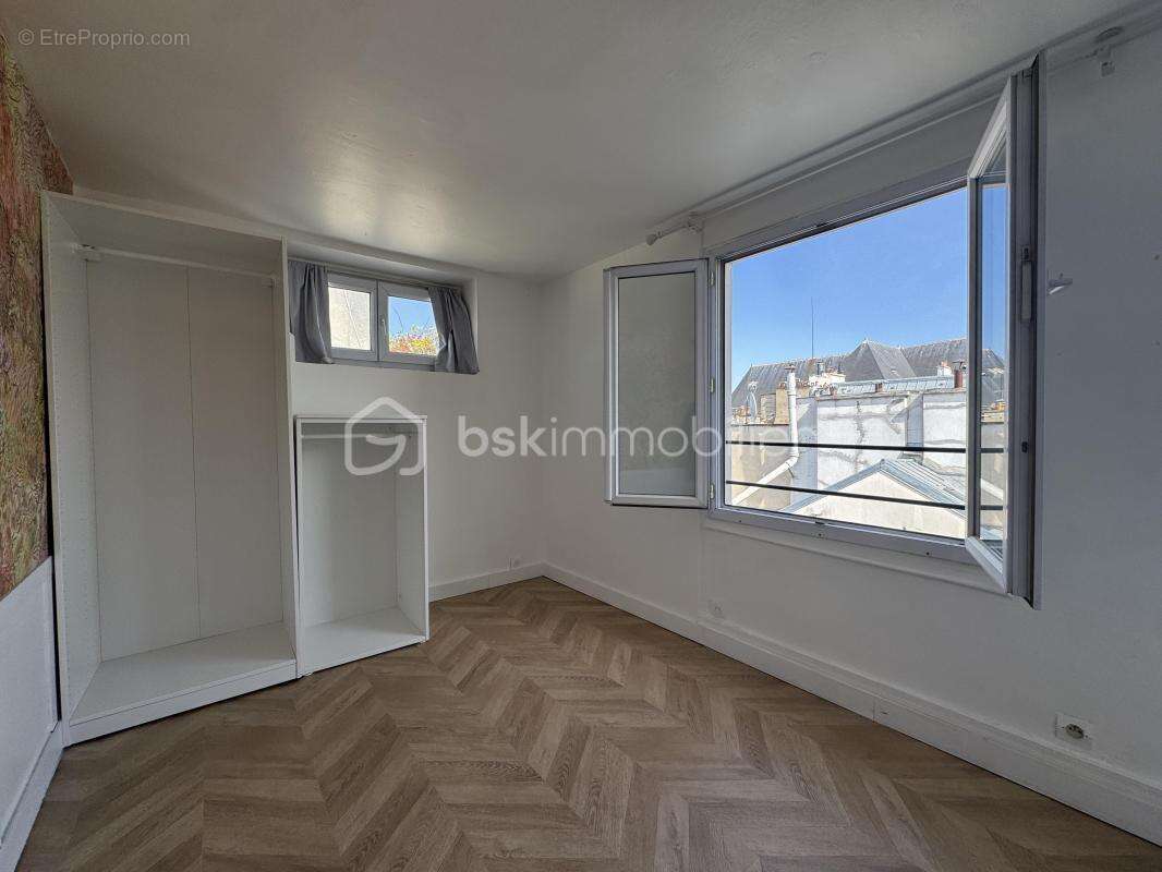 Appartement à PARIS-1E