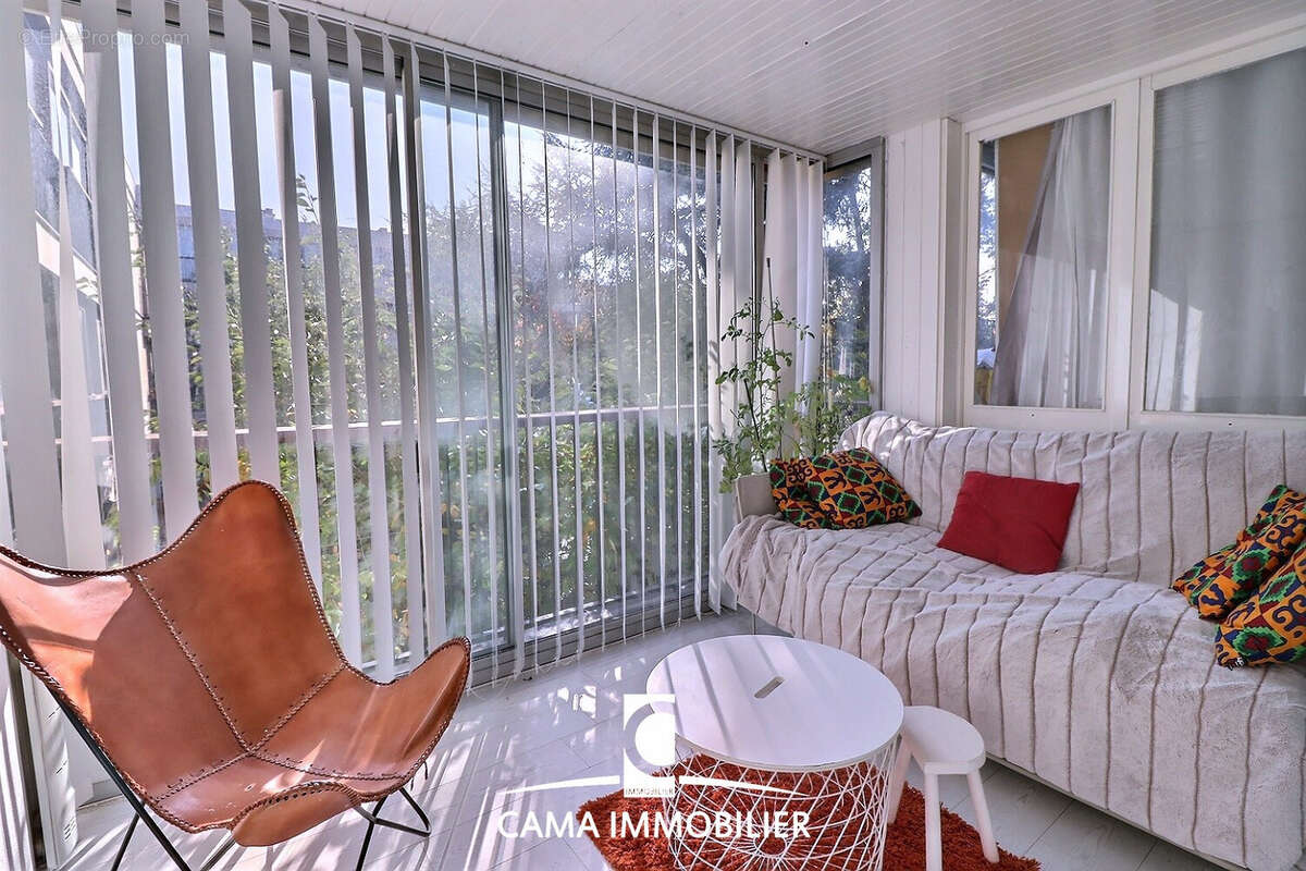 Appartement à FONTENAY-LE-FLEURY