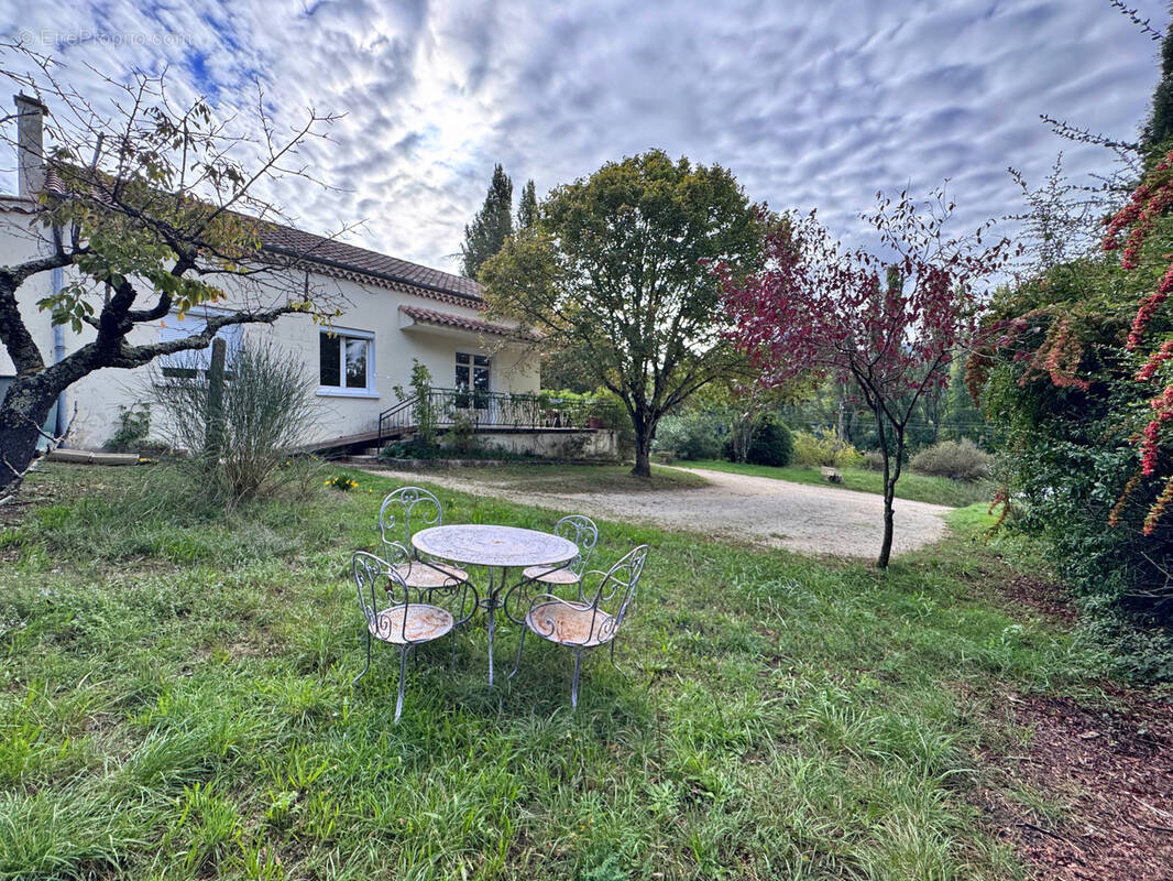 Maison à LE POET-LAVAL