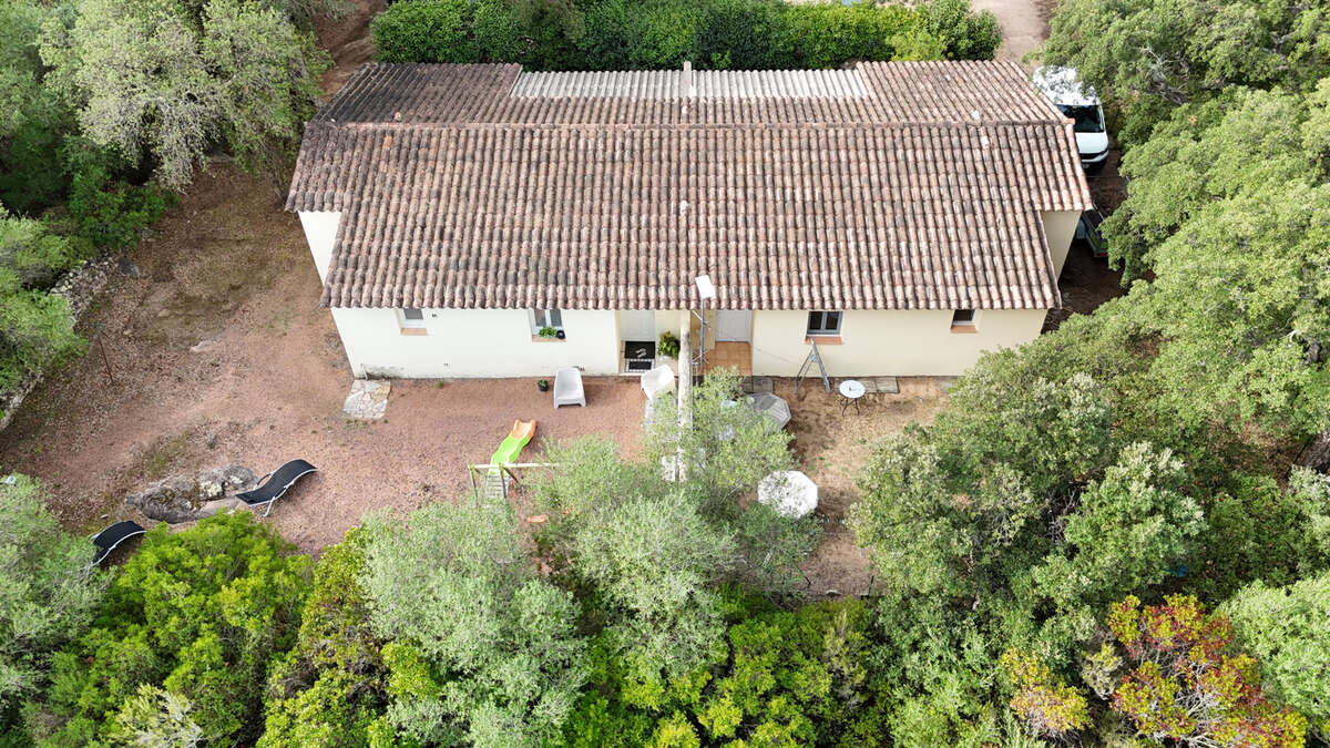 Maison 154 m2 divisée en deux T3 sur 2000 m2 de terrain - photo 2