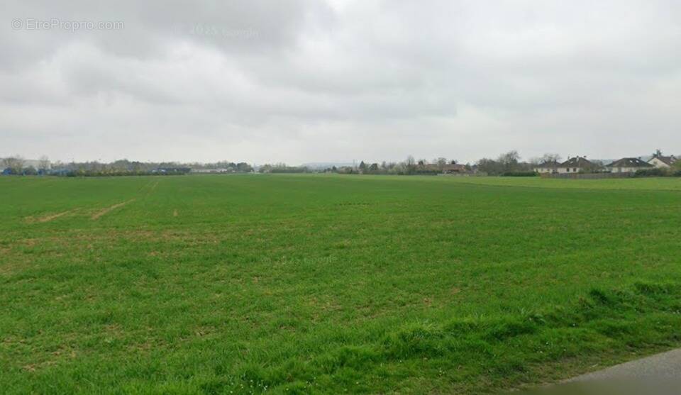 Terrain à MAROLLES-SUR-SEINE