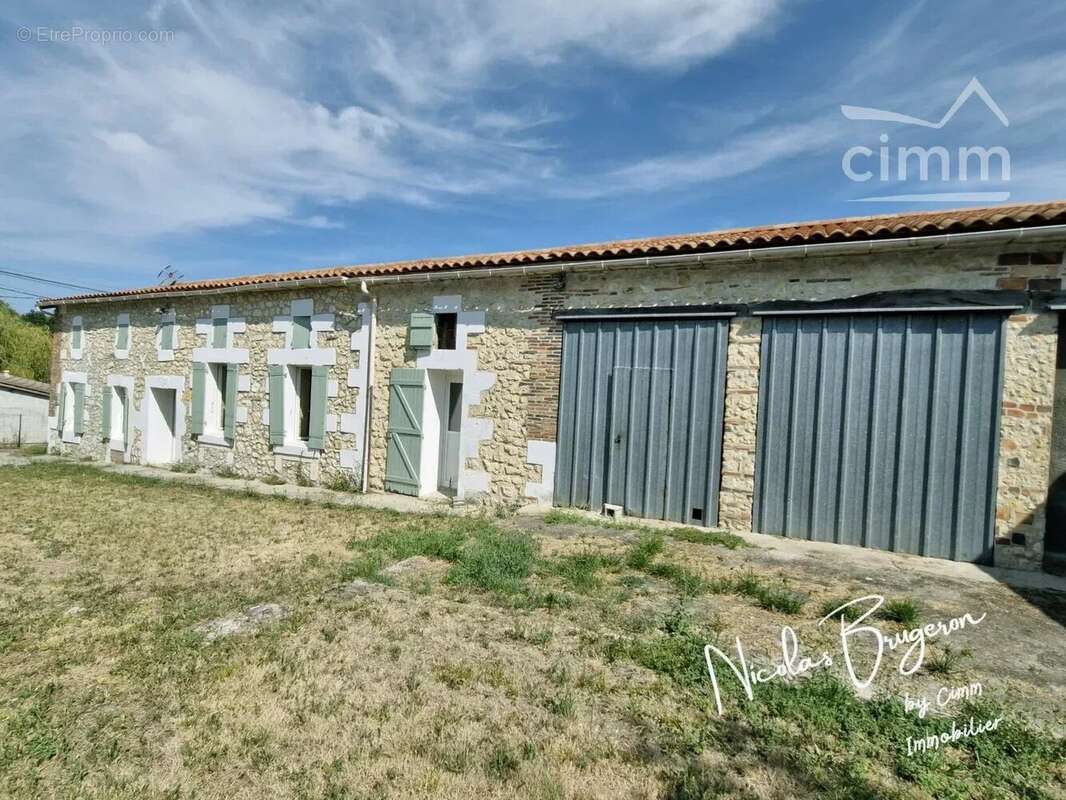 En exclusivité – deux maisons, revenu locatif immédiat et 1 505 m² de terrain - photo 2