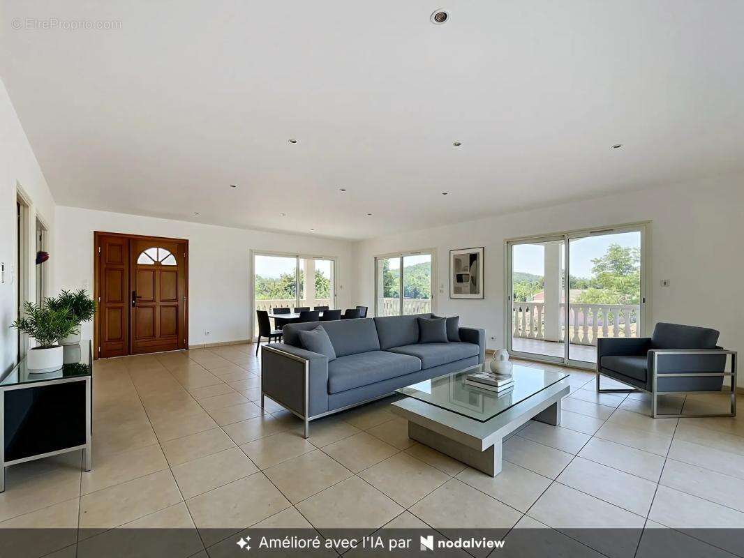 Maison de 5 pièces de 133 m² à Lestelle-de-Saint-Martory - photo 2