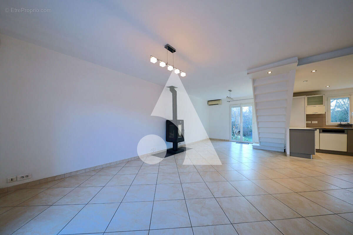 Maison à CORBEIL-ESSONNES