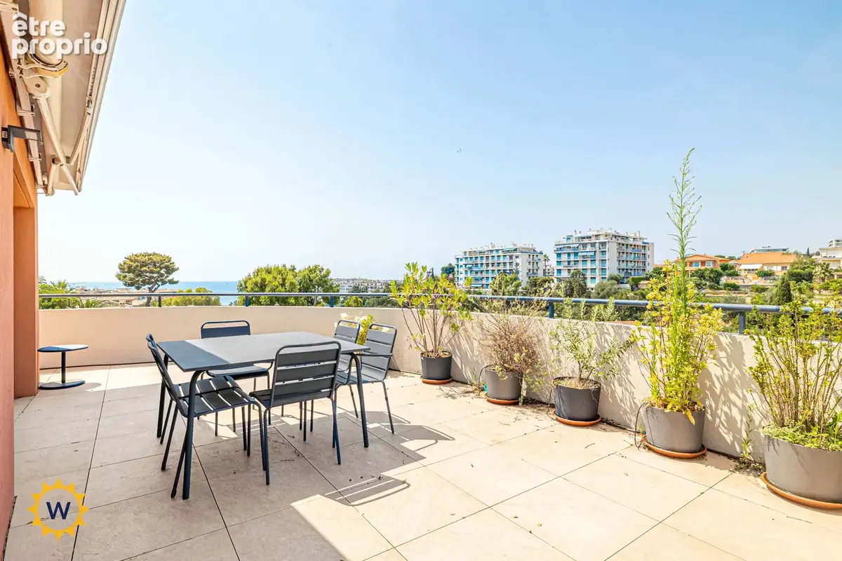 Nice Ouest – Appartement-villa d’exception avec terrasse de 55 m², vue mer et collines - photo 5