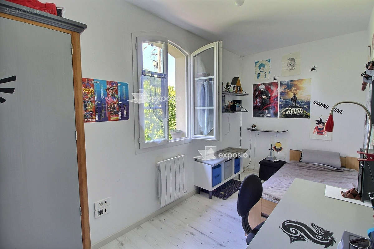 Maison à PRISSE-LA-CHARRIERE