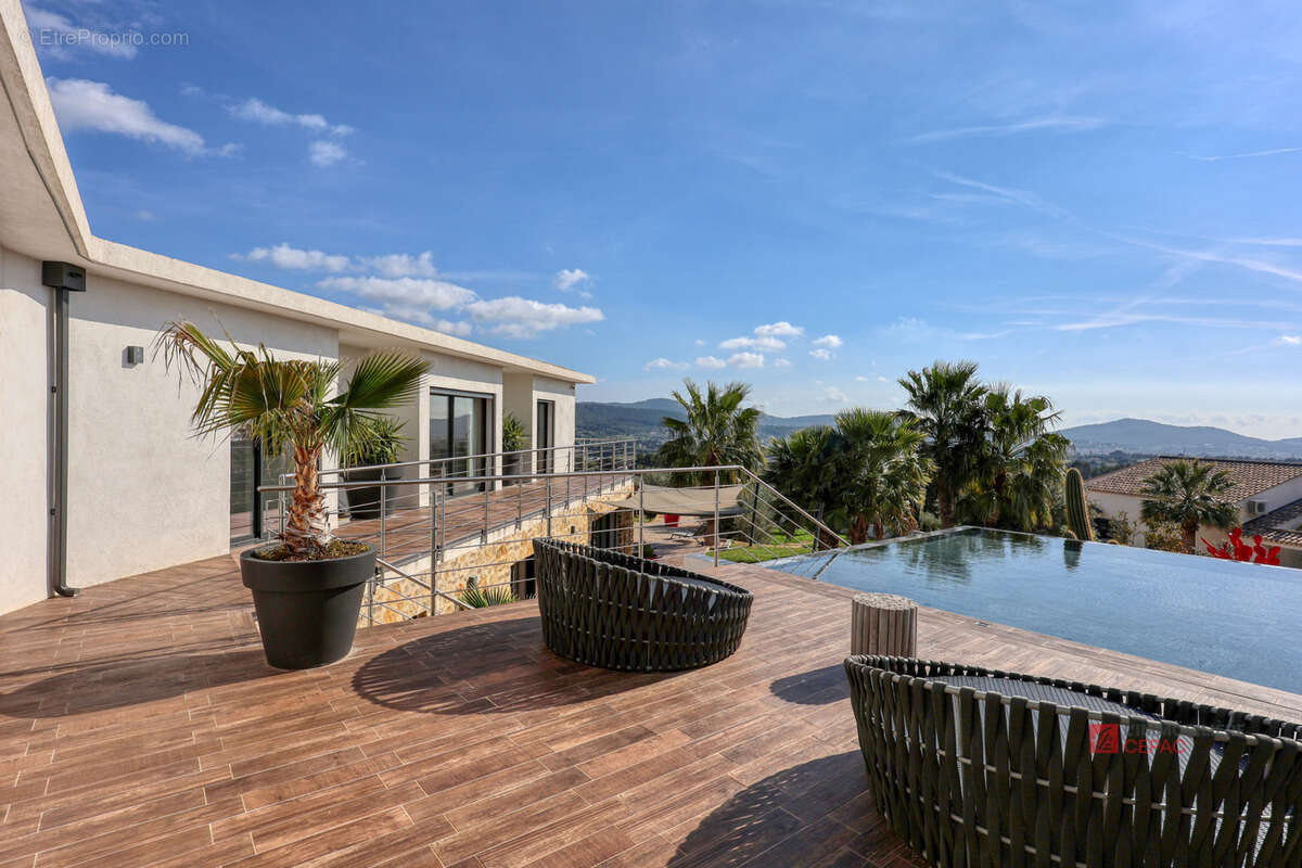 Maison à LA CADIERE-D'AZUR