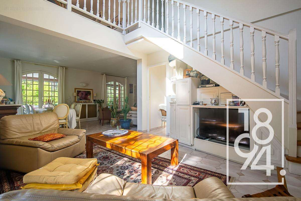 Maison à ROQUEFORT-LA-BEDOULE