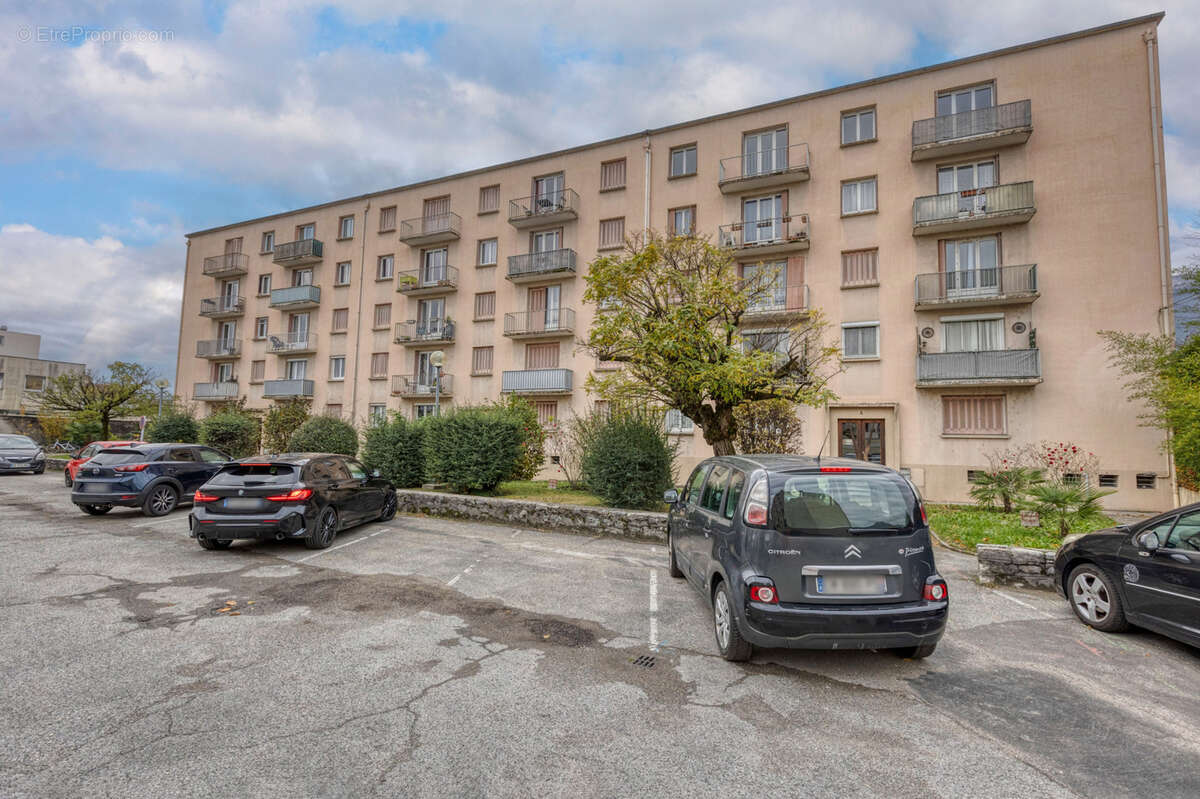 Appartement à FONTAINE