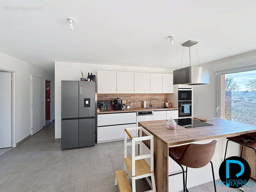 Maison à LA CHAPELLE-DE-GUINCHAY