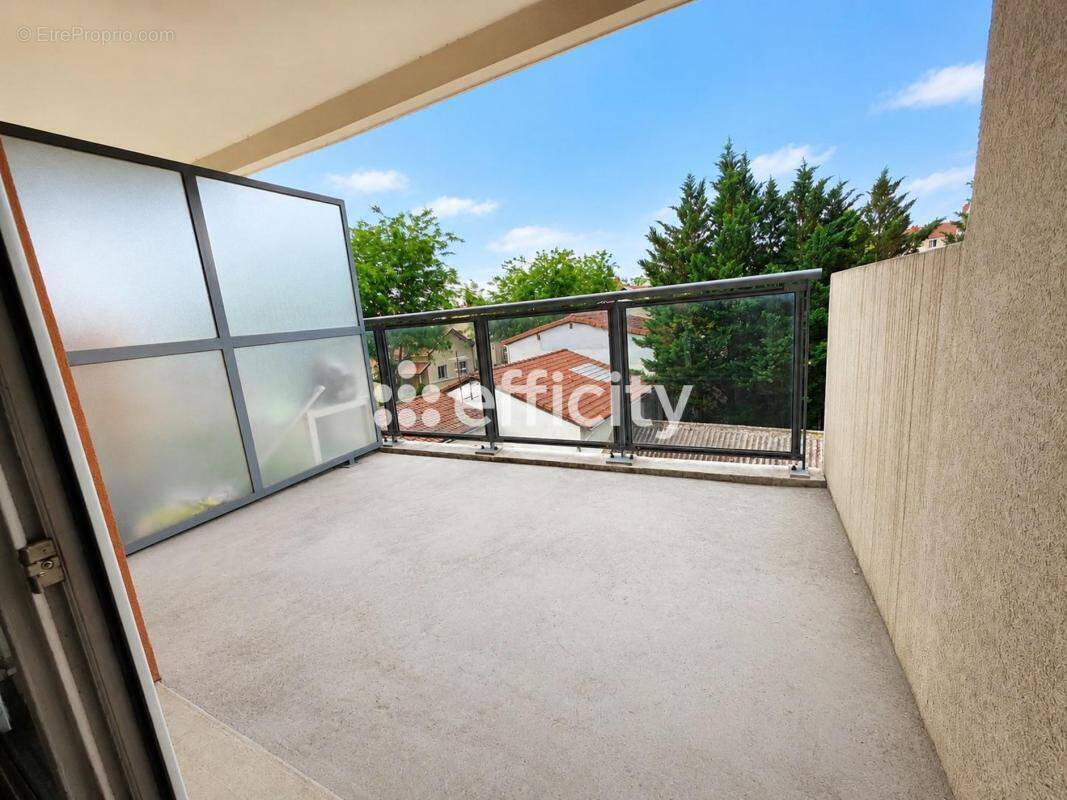 Appartement à LYON-8E