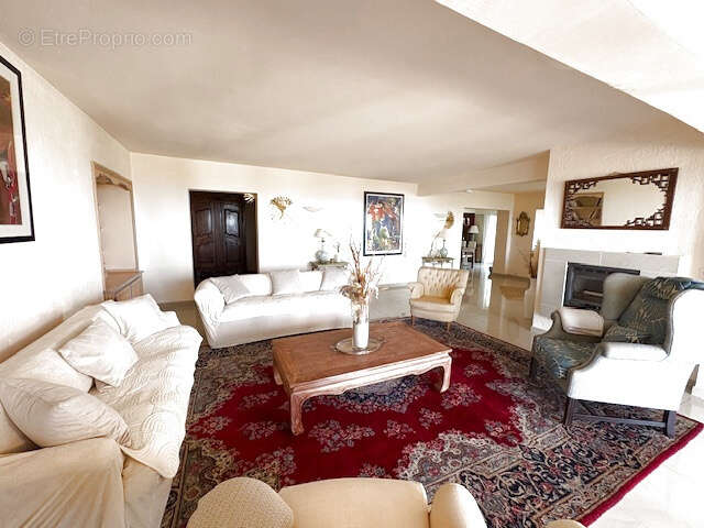 Maison à VALLAURIS