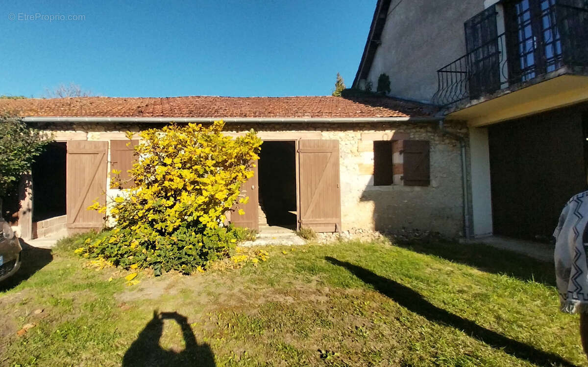 Maison à MILHAC-D'AUBEROCHE