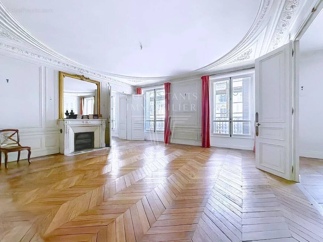 Appartement à PARIS-17E