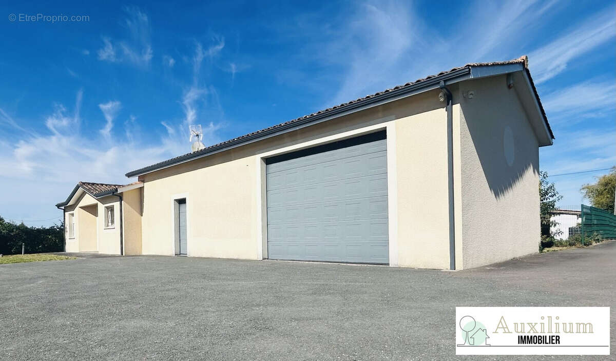 Commerce à SAINT-ANDRE-DE-CUBZAC