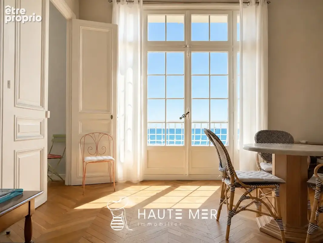 JUNE - Appartement de 114 m2 avec garage situé dans un immeuble de caractère - photo 4