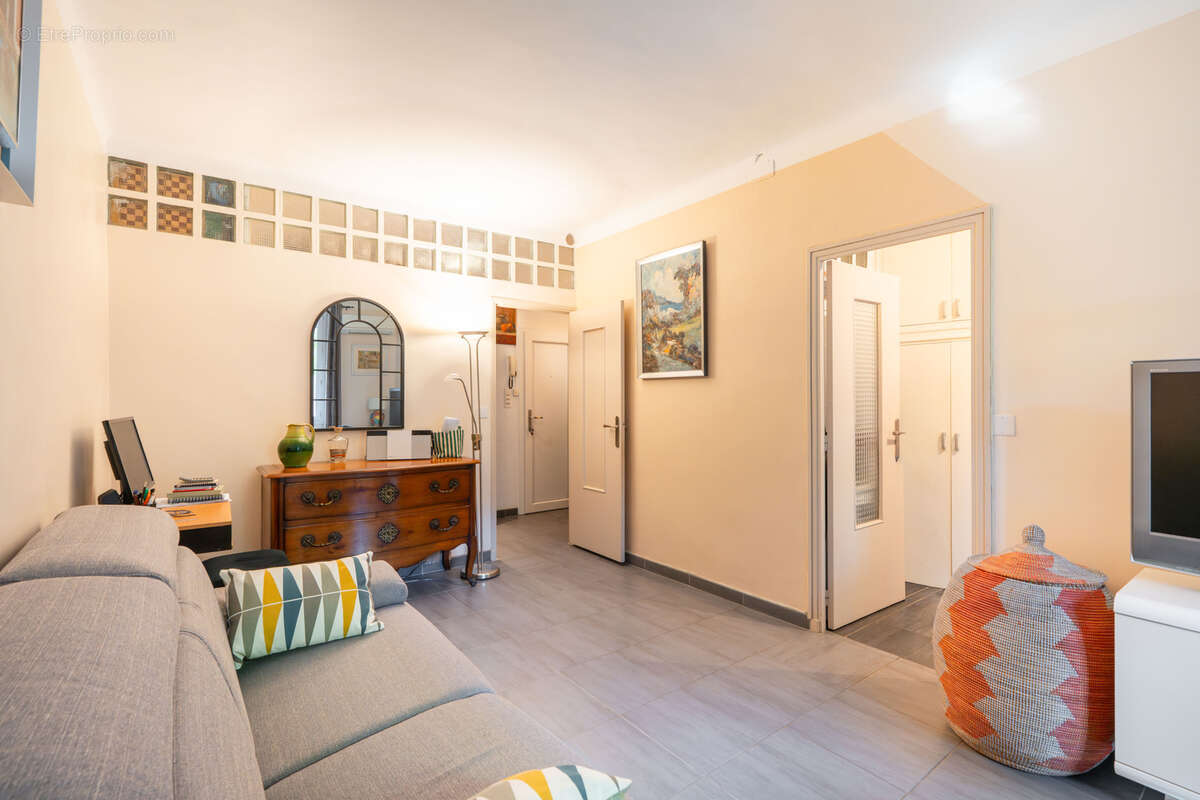 Appartement à MARSEILLE-6E
