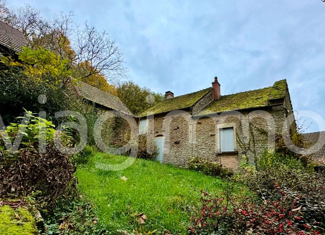 Appartement à JONCY