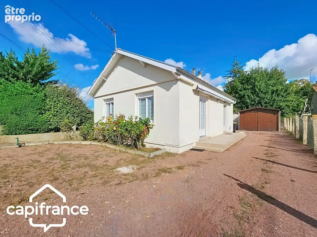 Maison de plain-pied 56 m² – 2 chambres – garage et dépendance – terrain 336 m² – Thouars - photo 1