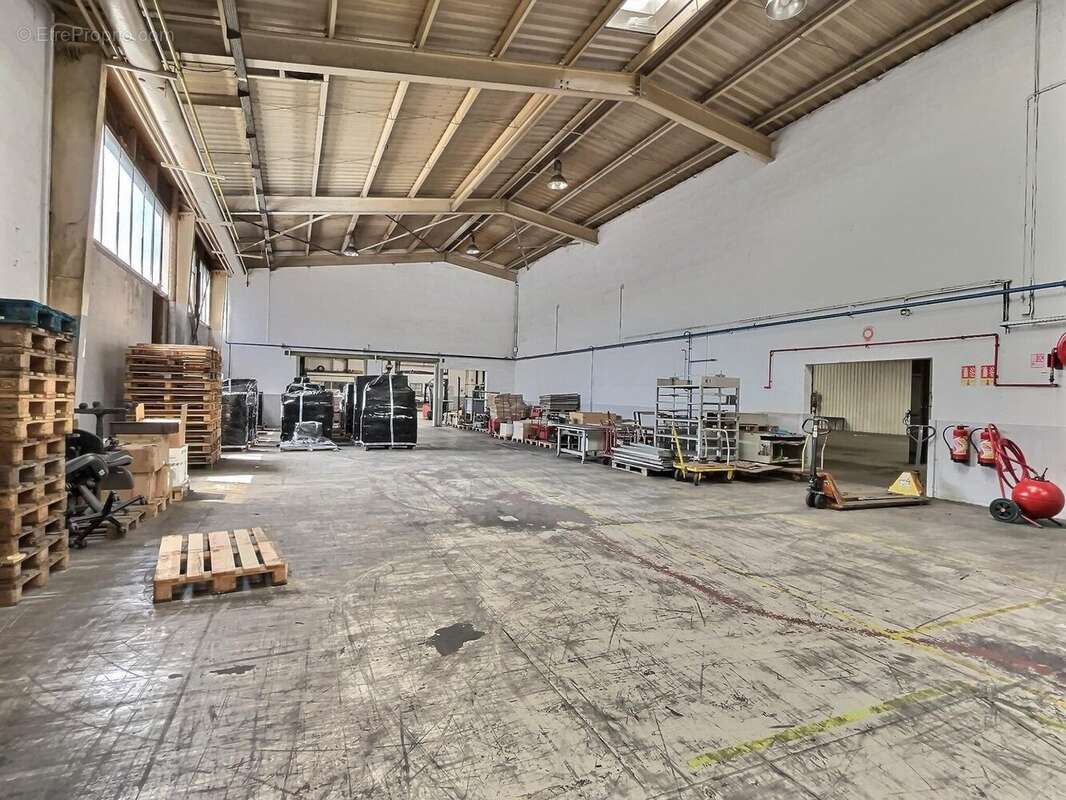 Commerce 2680 m² à Saint-Avold  - photo 6
