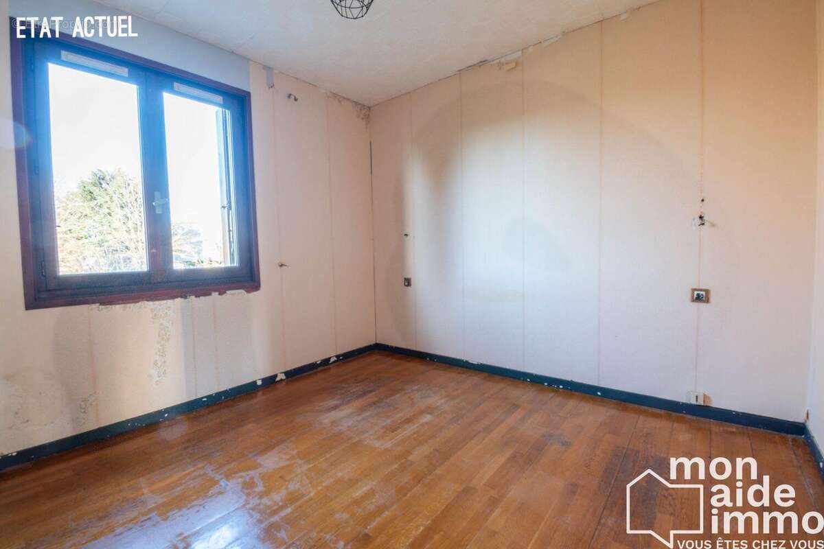 Maison à ONET-LE-CHATEAU