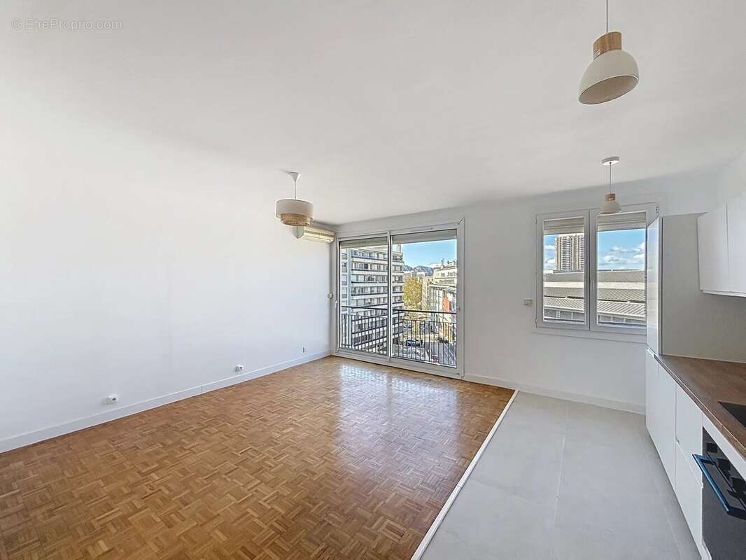 Appartement à MARSEILLE-8E