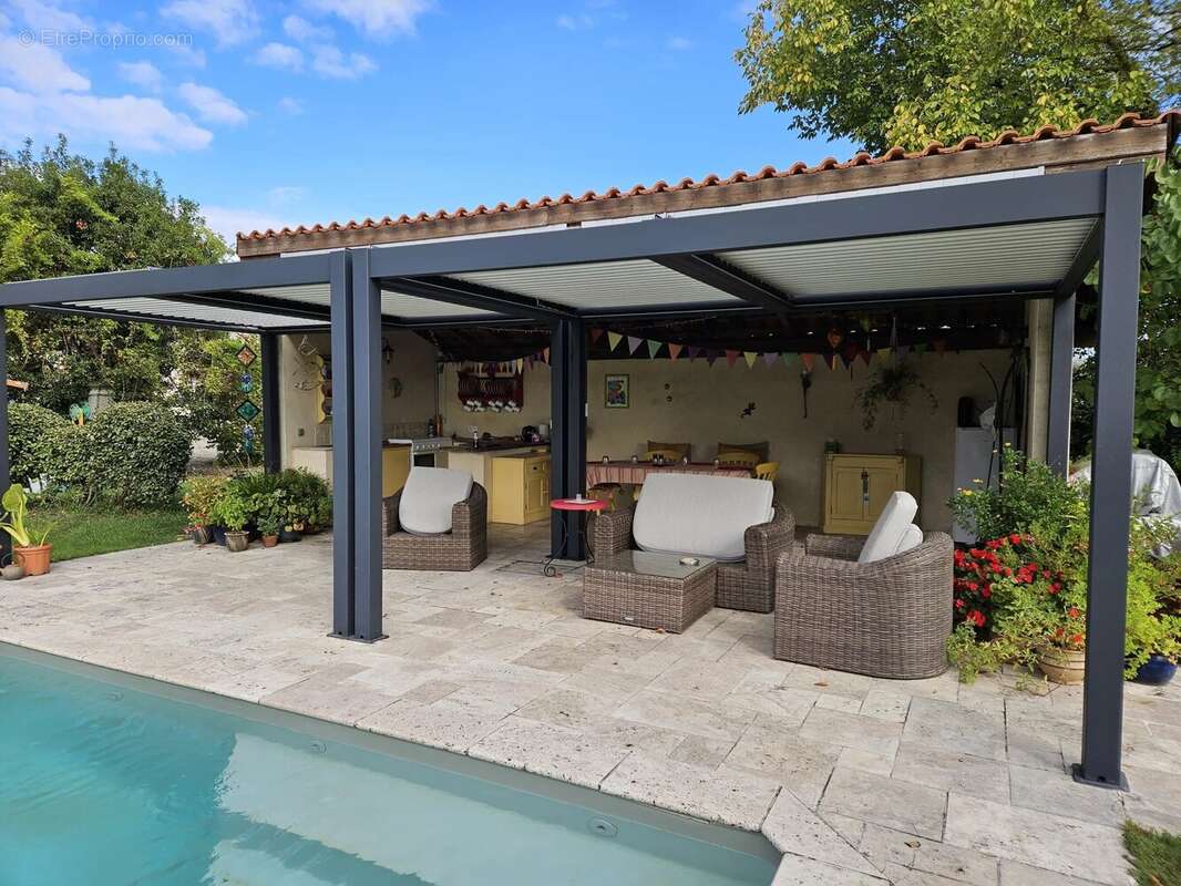 Maison à LABATUT-RIVIERE