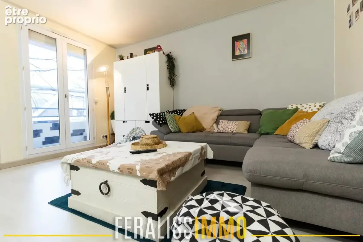 F2 chaleureux avec balcon idéalement situé ! - photo 4