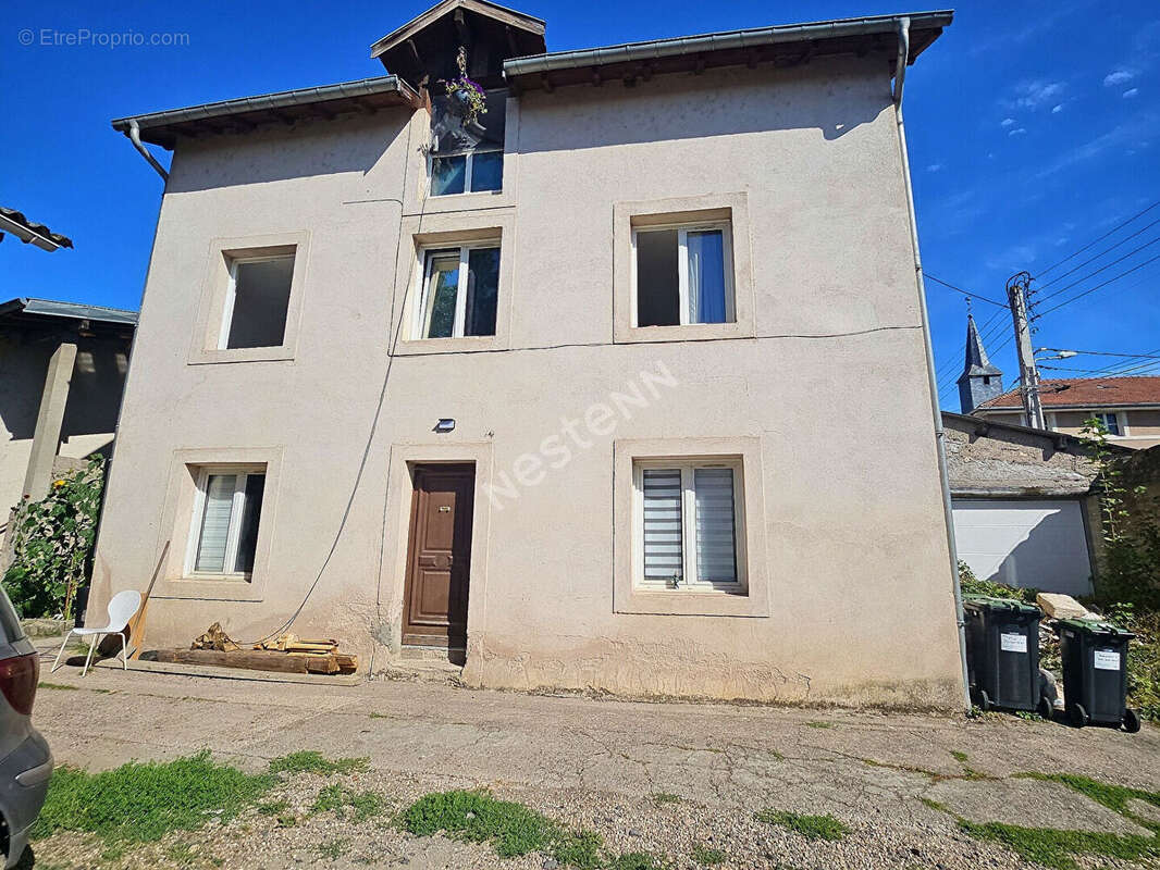 Appartement à VIC-SUR-SEILLE