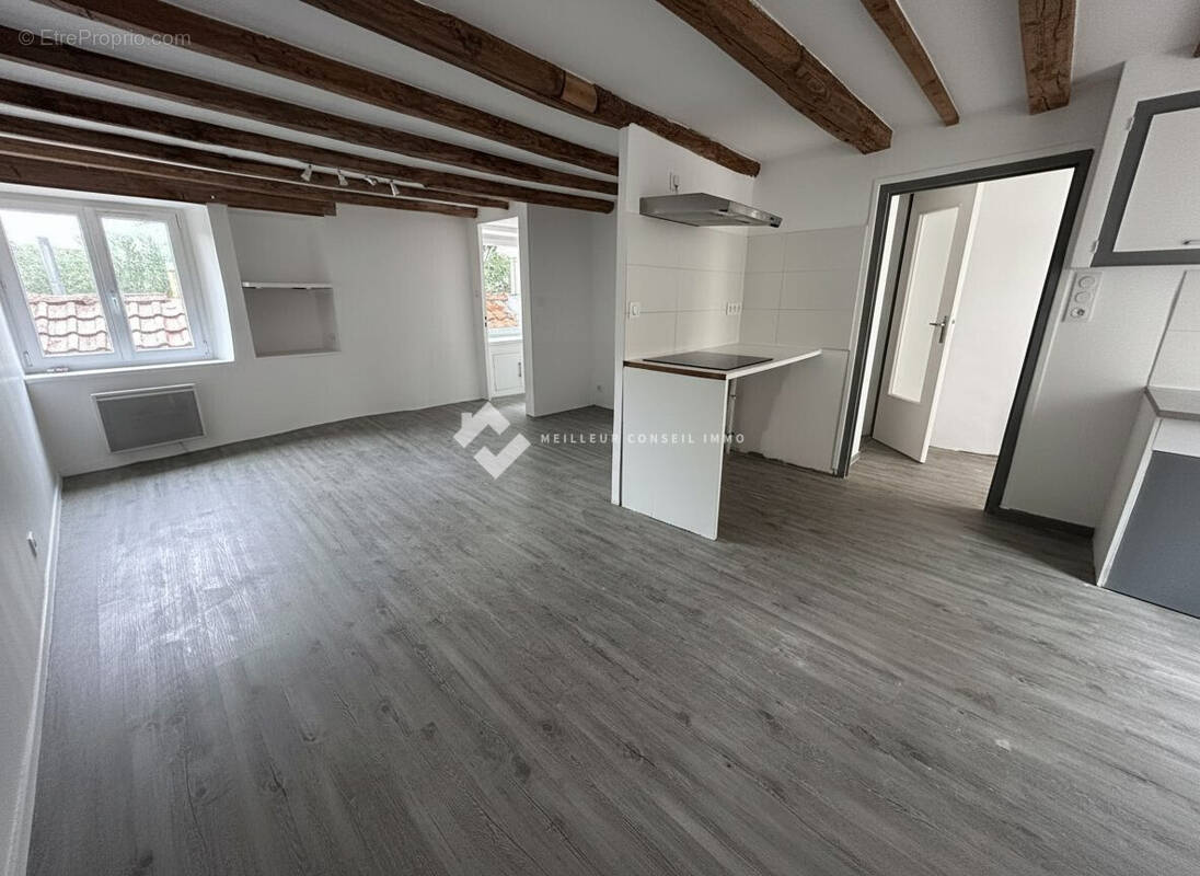 Maison 94 m² à La Monnerie-Le-Montel  - photo 2
