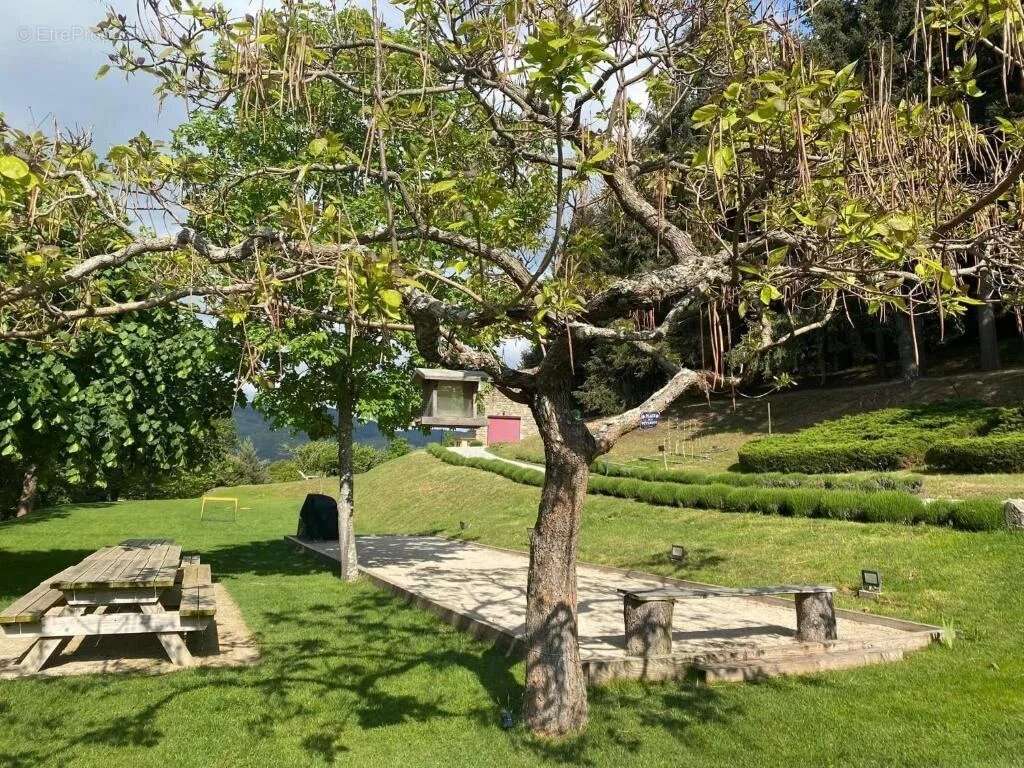 Maison à SAINT-APOLLINAIRE-DE-RIAS