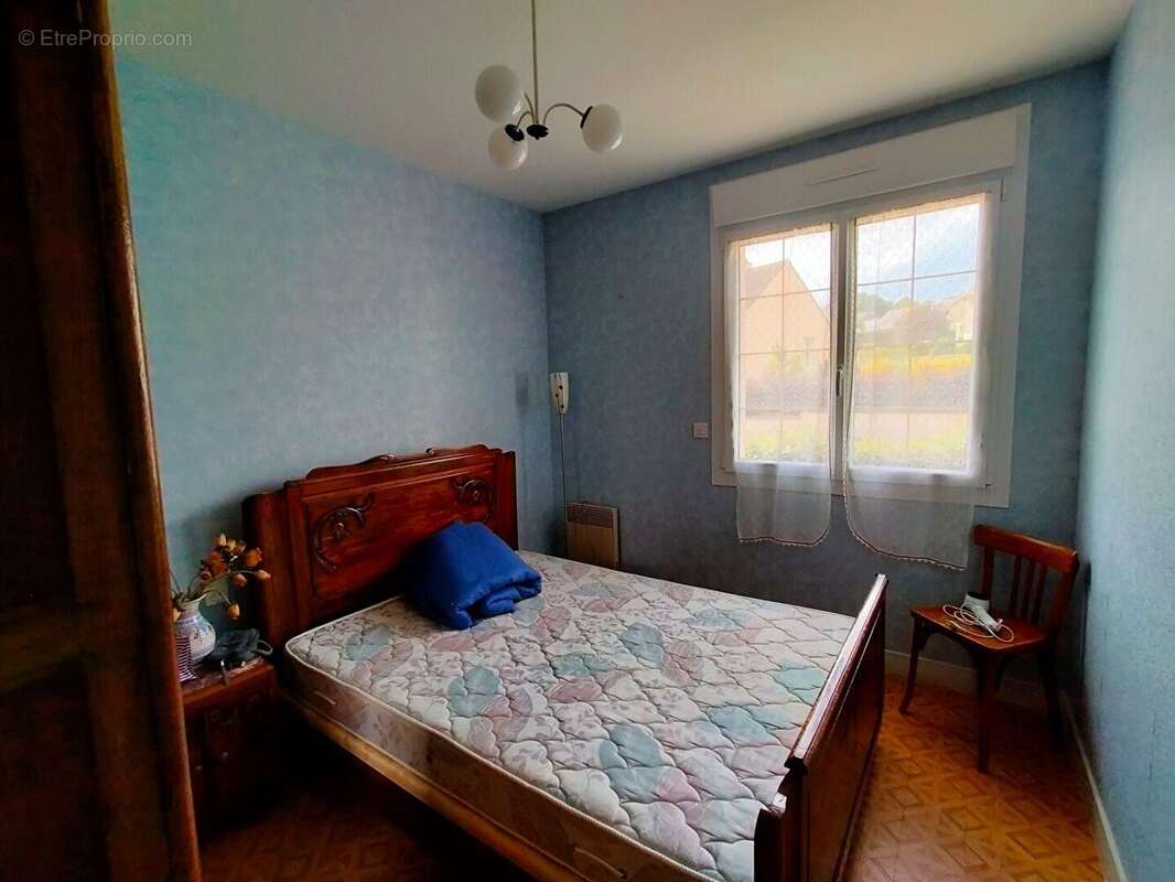 Maison à VILLAINES-LA-JUHEL