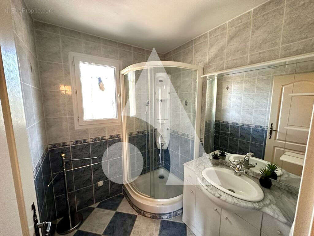 Maison à LA TOUR-D&#039;AIGUES