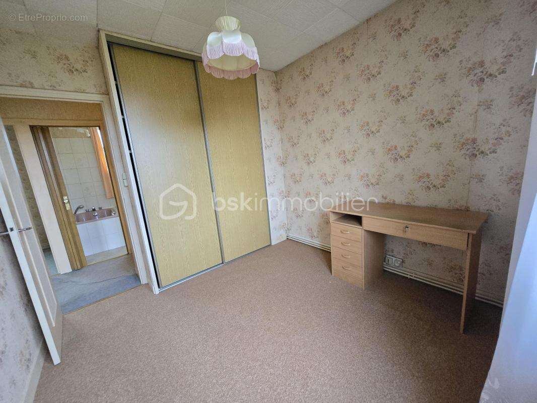 Maison à VARENNES-VAUZELLES