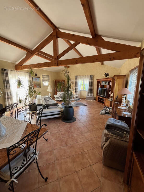 Maison à SAINT-DIDIER-SUR-BEAUJEU