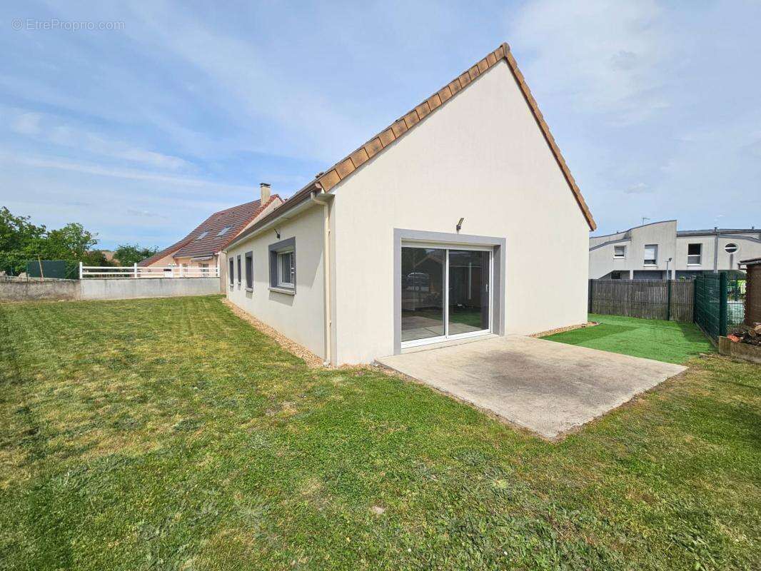 Maison à LA SUZE-SUR-SARTHE