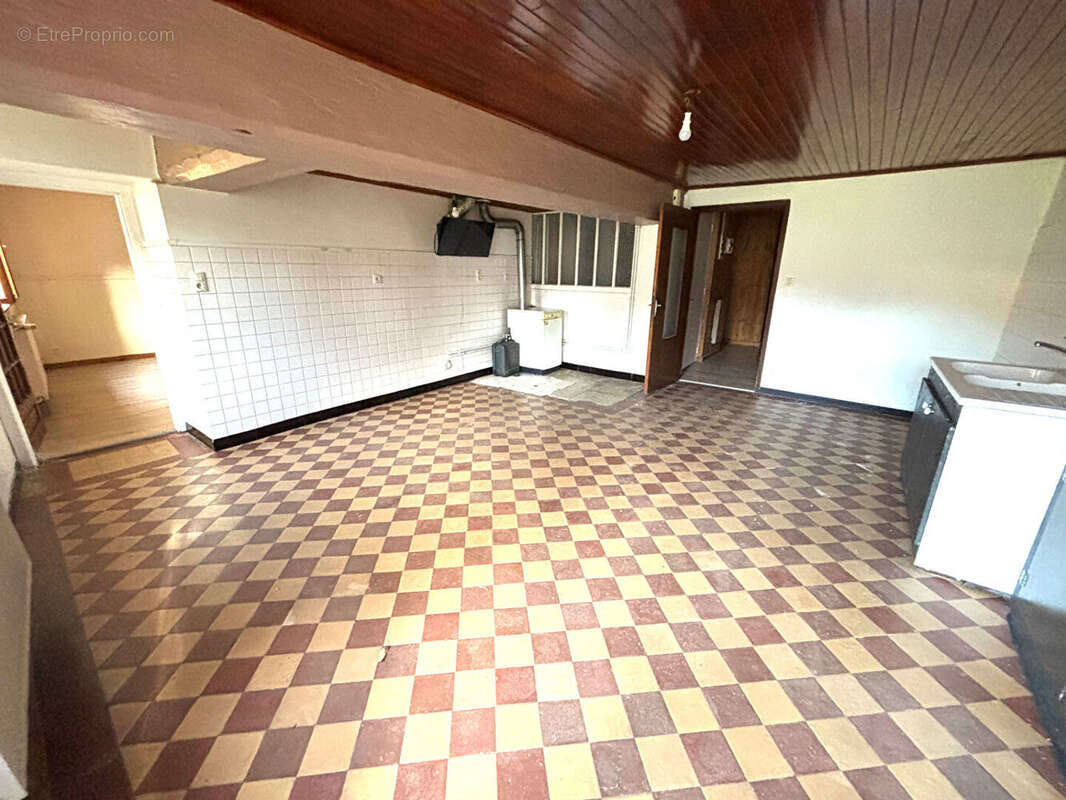 Maison à CHAPELLE-D&#039;HUIN