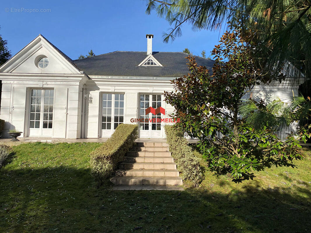 Maison à LA CELLE-SAINT-CLOUD