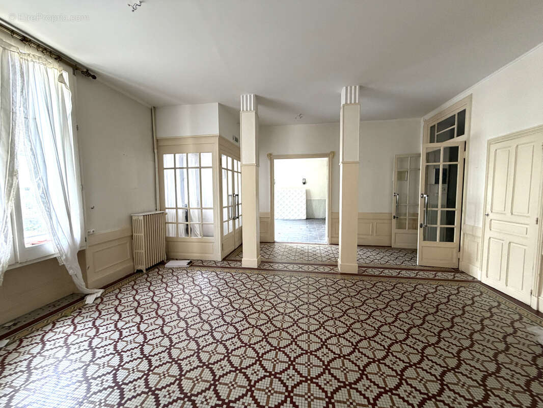 Appartement à EGLISENEUVE-D'ENTRAIGUES
