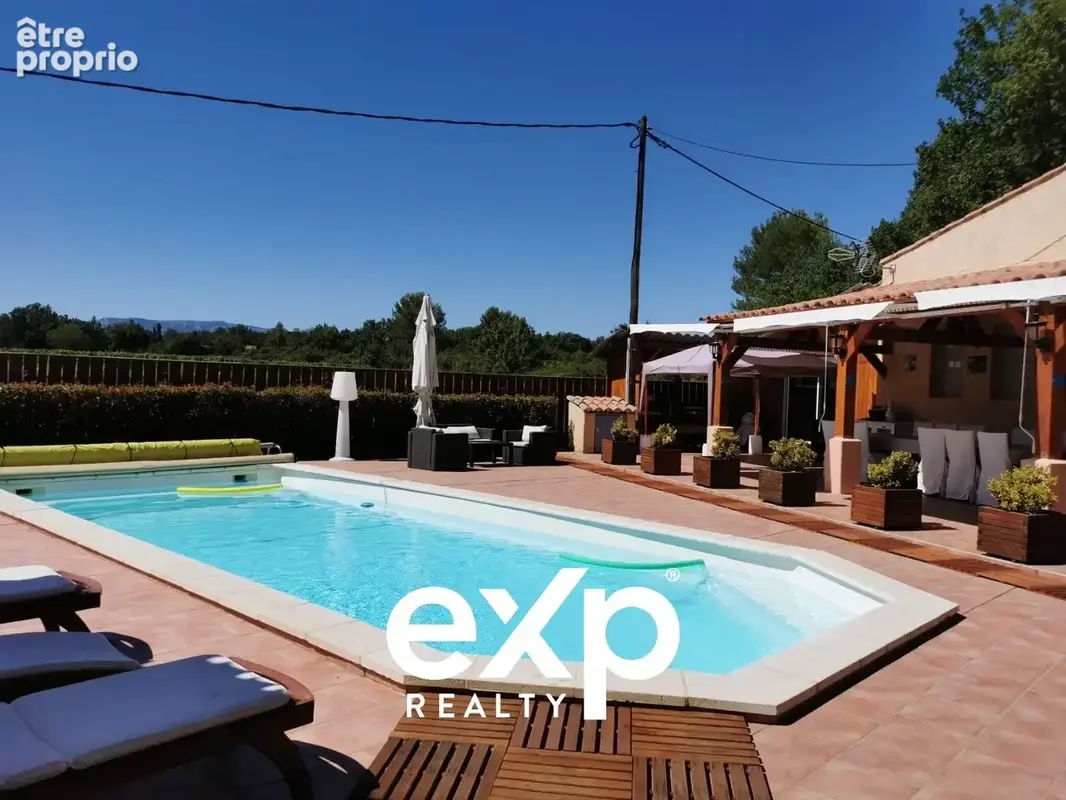 Maison 4 pièces 130 m² à vendre à Saint-Maximin-La-Sainte-Baume (83470) - photo 2