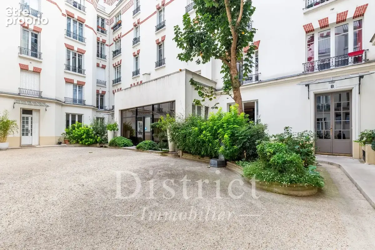Exclusivité. Courcelles/Wagram. Chambre de service 9.05m². Ascenseur - photo 5