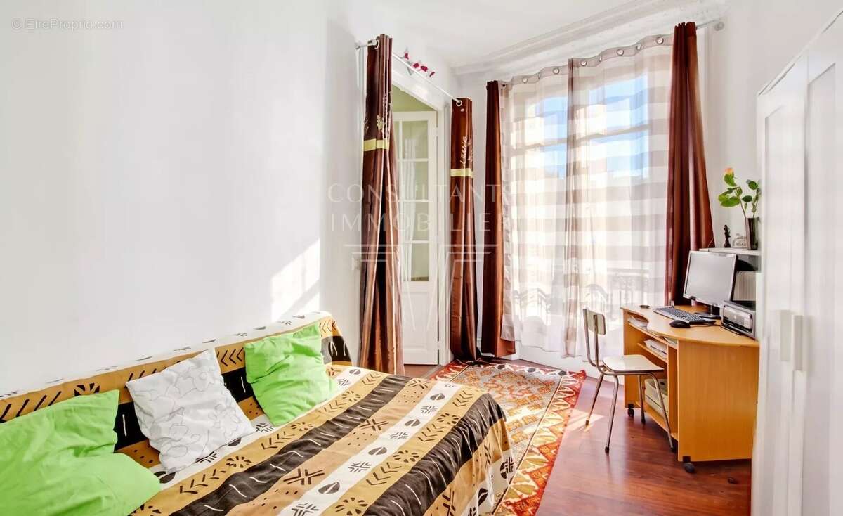 Appartement à PARIS-7E