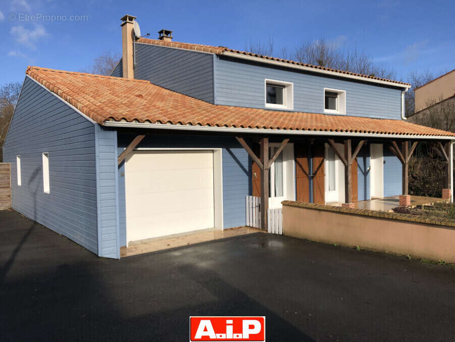 Maison à POUZAUGES