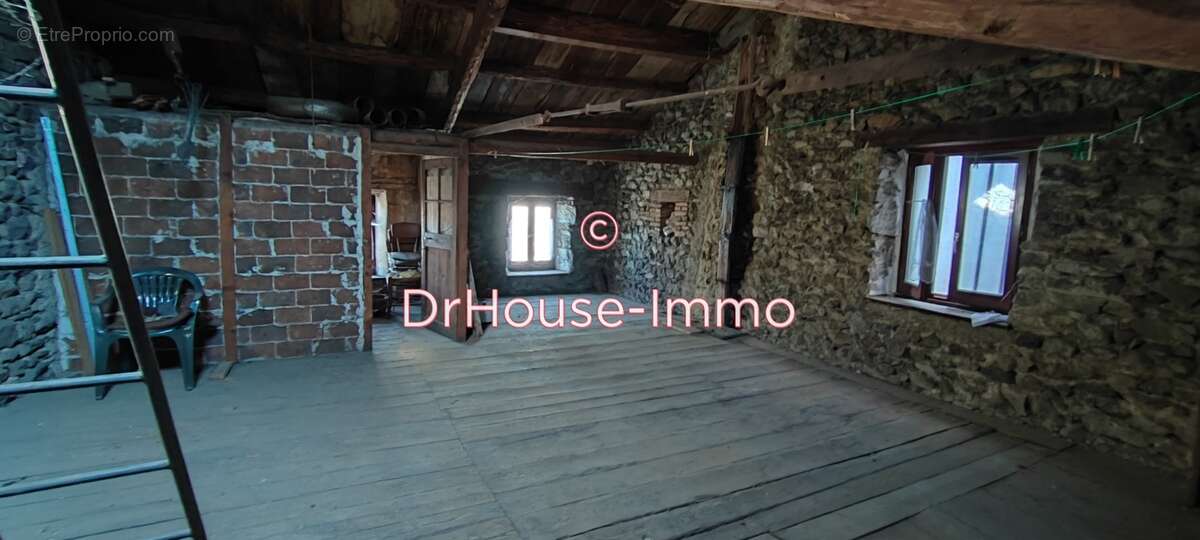 Maison à SAINT-GEORGES-D&#039;AURAC