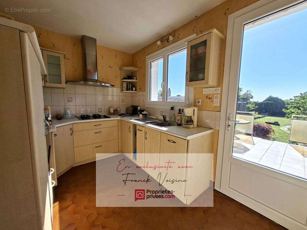 A VENDRE en exclusivité au Boupère, Maison de 190 m2 avec 4 chambres et 1 appartement sur un terrain de 1047 m2 env - photo 3