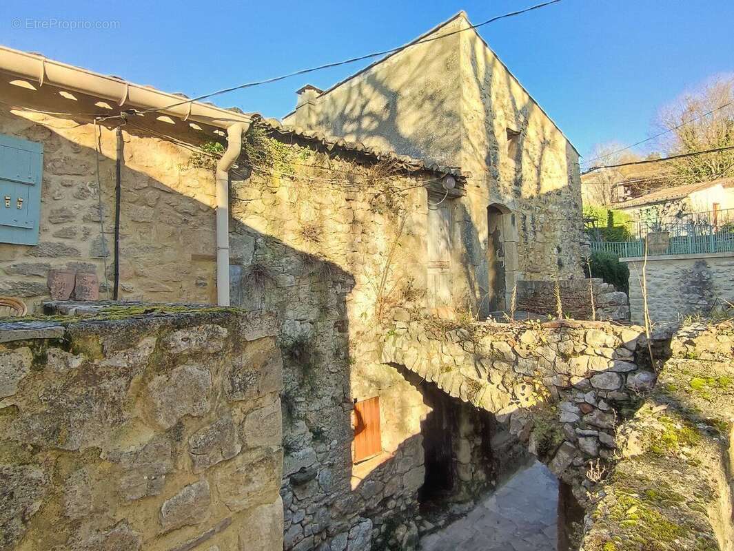 Maison à ALLEGRE-LES-FUMADES