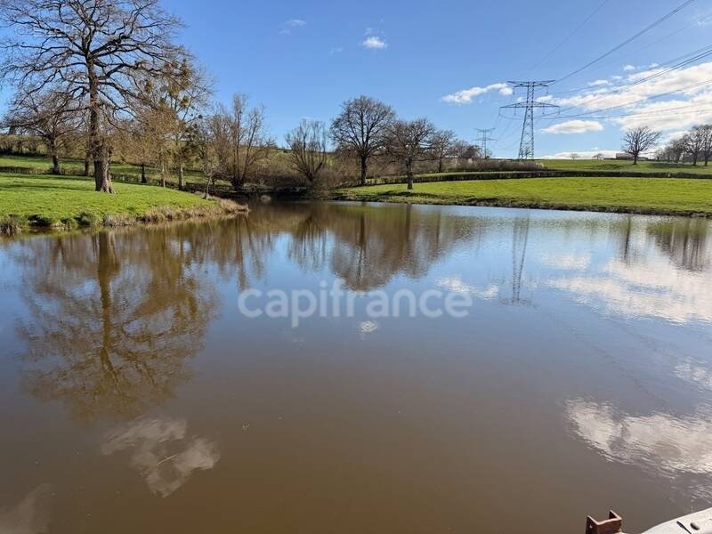 Terrain à SAINT-LAURENT-D'ANDENAY
