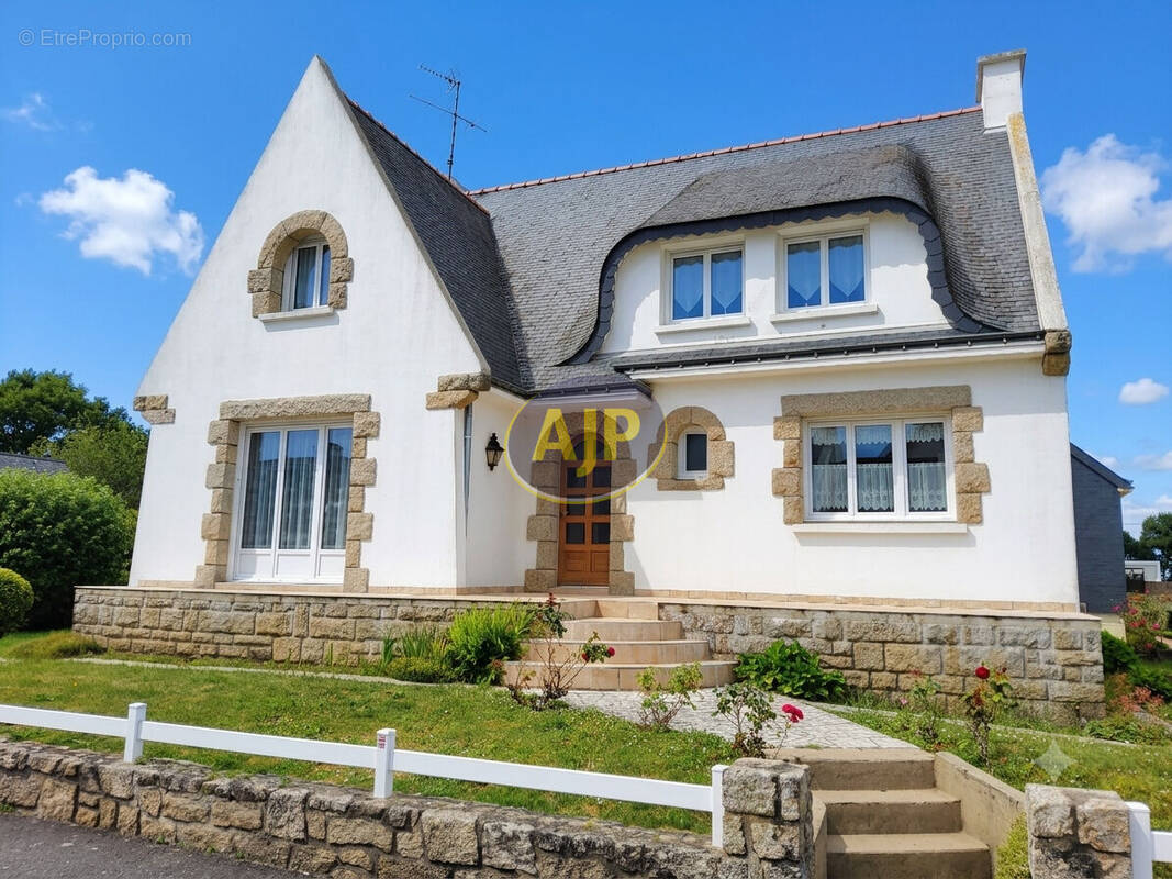Maison à SAINT-THURIAU