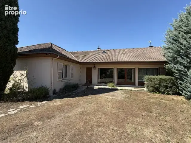 Photo Maison à Riom au prix de 294 000€