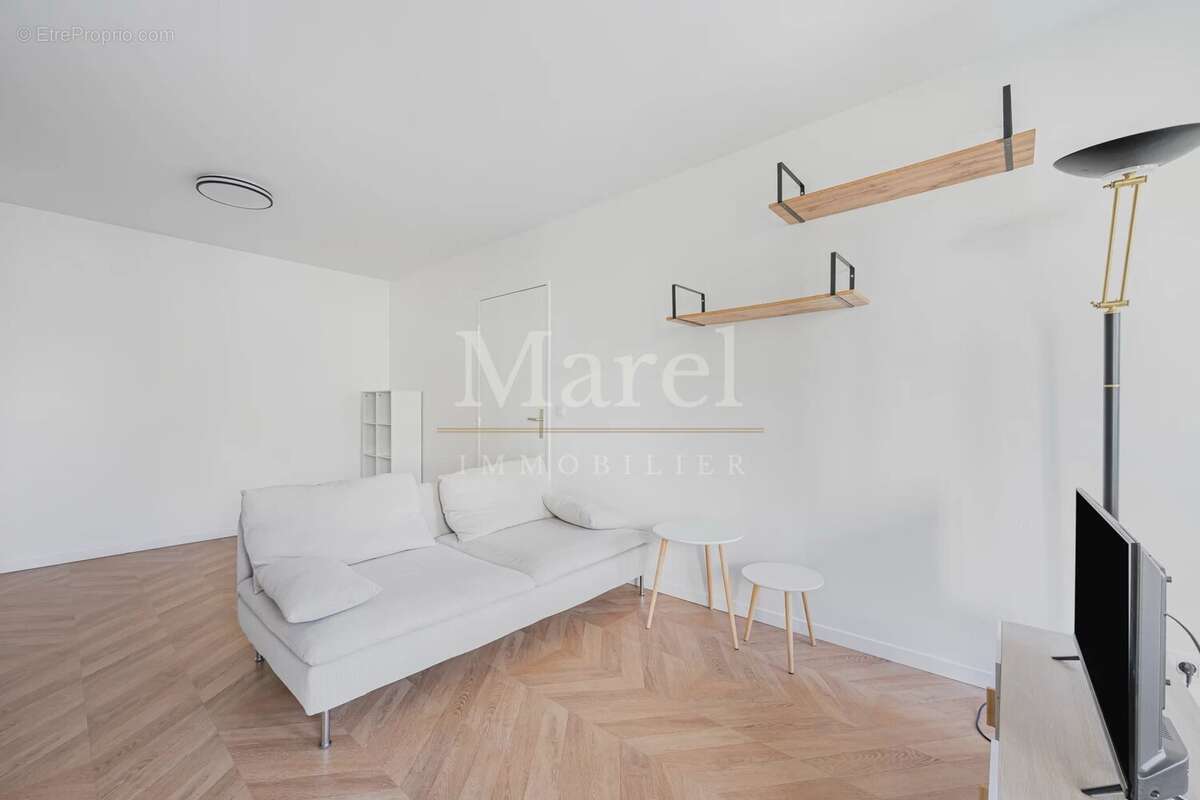 Appartement à COURBEVOIE